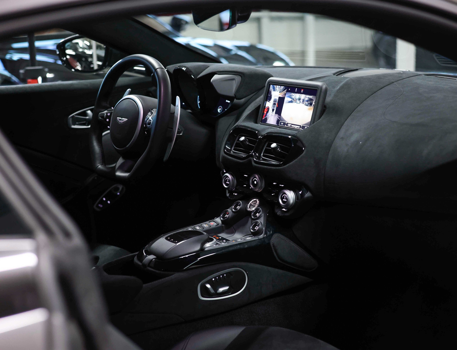 Aston Martin Vantage 4.0 V8