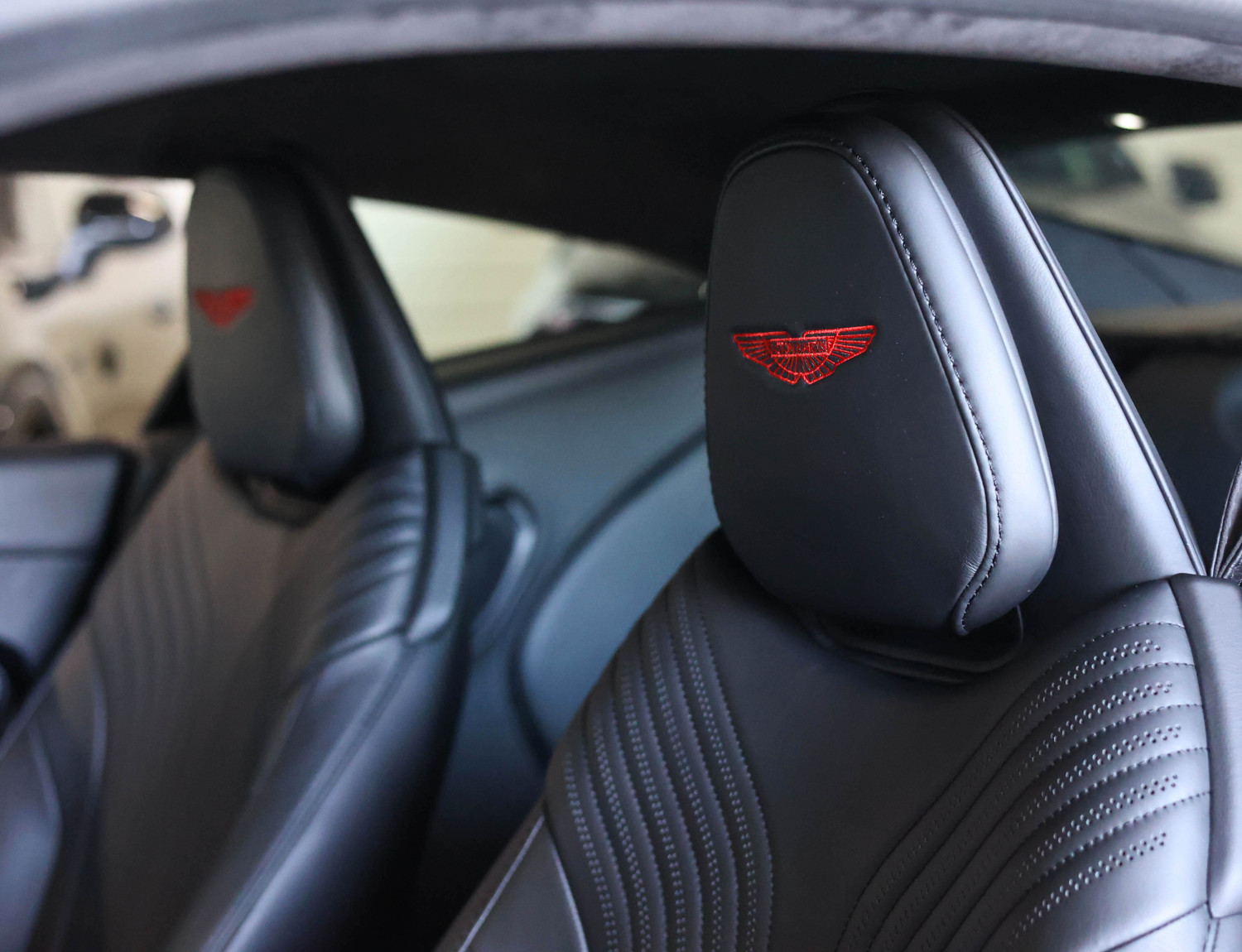 Aston Martin DB11 5.2 V12