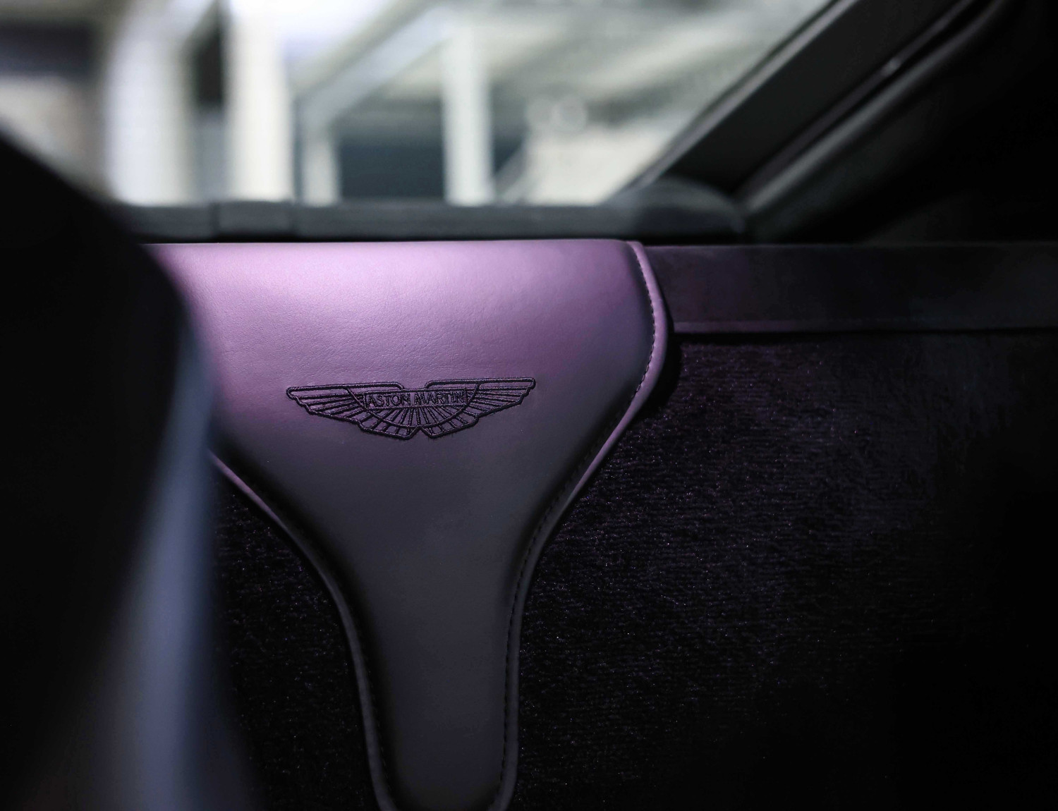 Aston Martin Vantage 4.0 V8