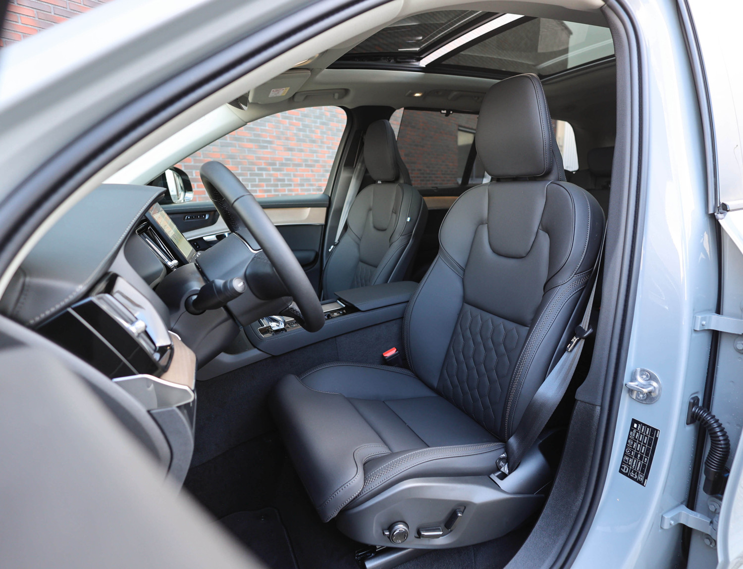 Volvo XC90 T8 AWD Ultra Dark