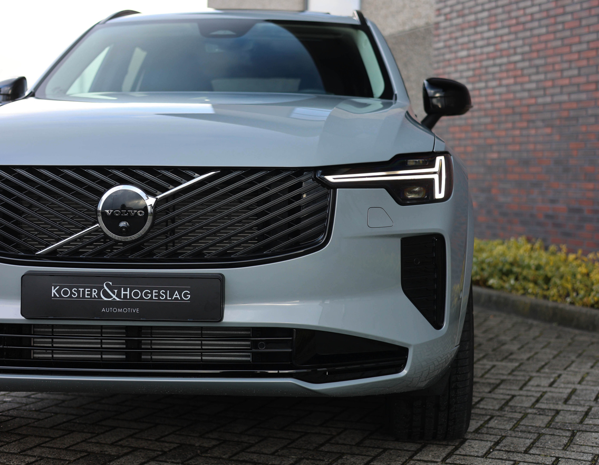Volvo XC90 T8 AWD Ultra Dark